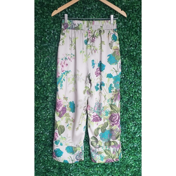 17. J.Crew Pull-on crop pant in Ratti leafy floral - Picture 4 of 5